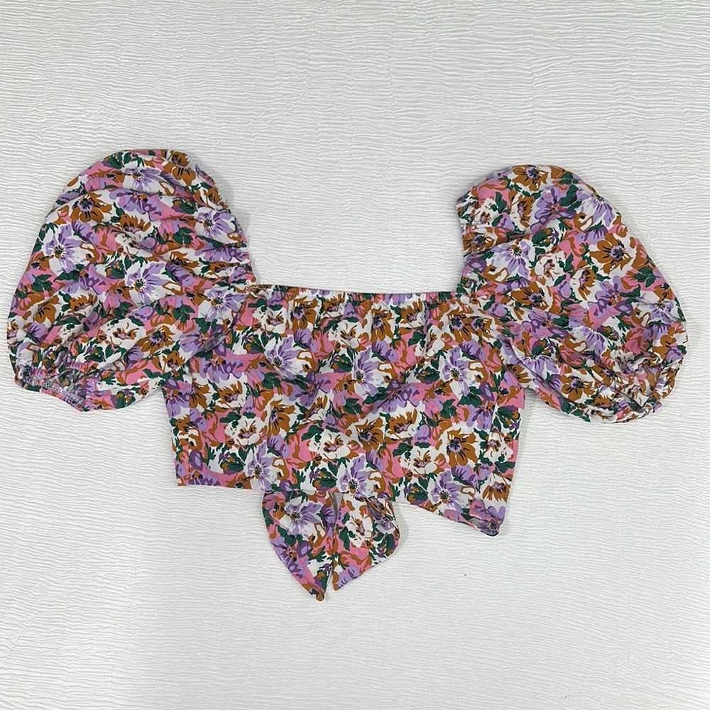 🌺✨Pink and Purple Floral Cottage Style Puff Sleeve Tie Front Cropped Blouse💕 - Picture 4 of 7